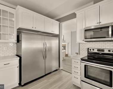 1831 Clarke Boulevard - Photo Thumbnail 11
