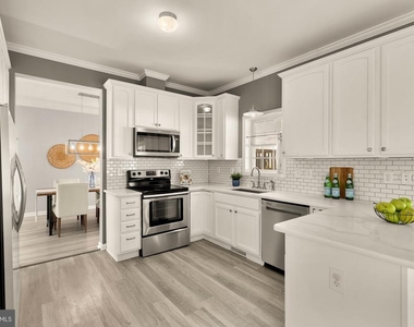 1831 Clarke Boulevard - Photo Thumbnail 9