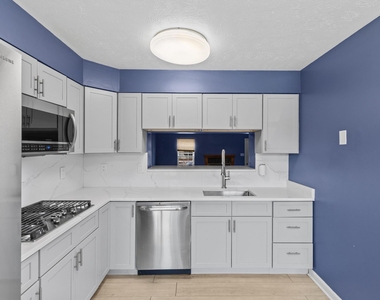 5411 Castlestone Drive - Photo Thumbnail 6
