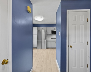 5411 Castlestone Drive - Photo Thumbnail 3