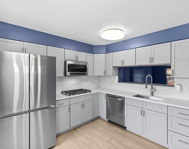5411 Castlestone Drive - Photo Thumbnail 7