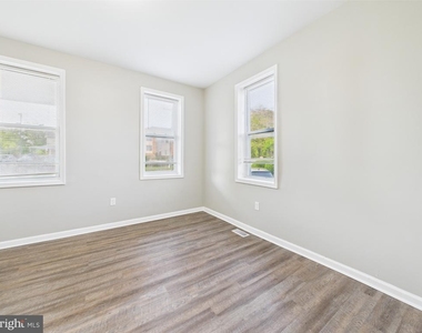 300 W Chesapeake Avenue - Photo Thumbnail 1
