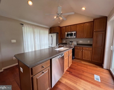 504 Walnut Drive - Photo Thumbnail 10