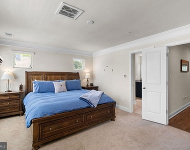 1035 Edenberry Way - Photo Thumbnail 8
