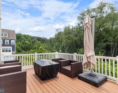 1035 Edenberry Way - Photo Thumbnail 5