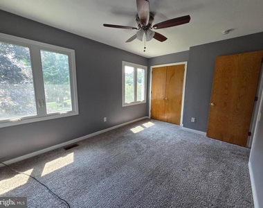 212 Fairhill Drive - Photo Thumbnail 20