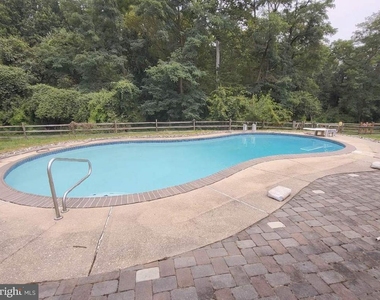 212 Fairhill Drive - Photo Thumbnail 27