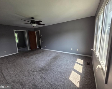 212 Fairhill Drive - Photo Thumbnail 15