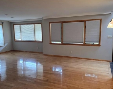 812 Leeds Lane - Photo Thumbnail 6