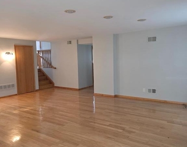 812 Leeds Lane - Photo Thumbnail 11