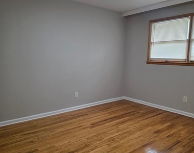 812 Leeds Lane - Photo Thumbnail 26