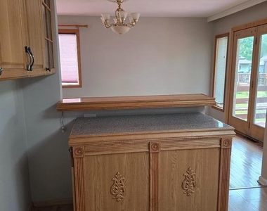 812 Leeds Lane - Photo Thumbnail 19