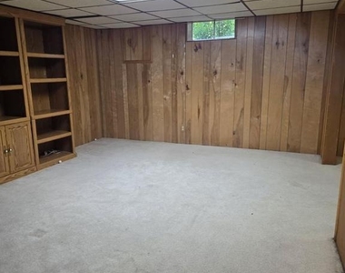 812 Leeds Lane - Photo Thumbnail 33