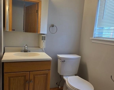 812 Leeds Lane - Photo Thumbnail 9