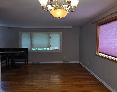 812 Leeds Lane - Photo Thumbnail 14