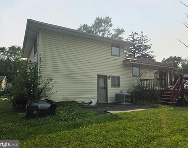 812 Leeds Lane - Photo Thumbnail 2