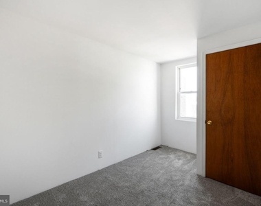 613 N Scott Street - Photo Thumbnail 12