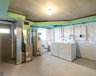 613 N Scott Street - Photo Thumbnail 16