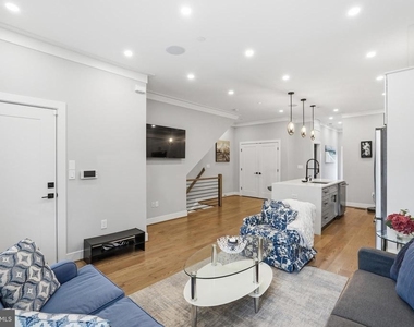 1343 Otis Place Nw - Photo Thumbnail 3