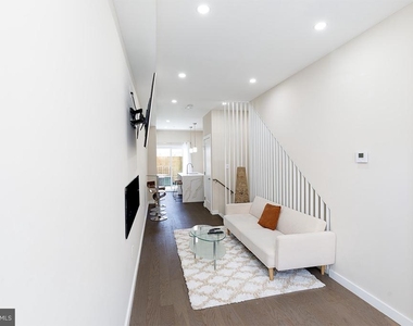 336 Oakdale Place Nw - Photo Thumbnail 1