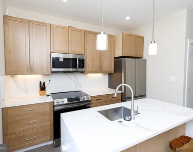336 Oakdale Place Nw - Photo Thumbnail 2