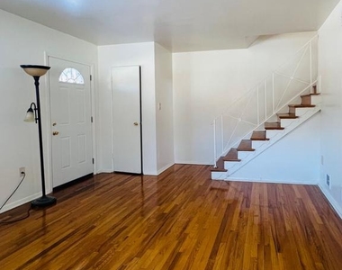 4901 Fitch Place Ne - Photo Thumbnail 1