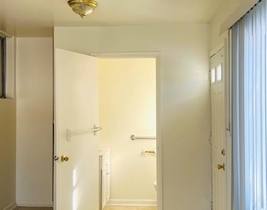 4901 Fitch Place Ne - Photo Thumbnail 11
