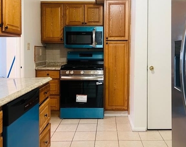 4901 Fitch Place Ne - Photo Thumbnail 2