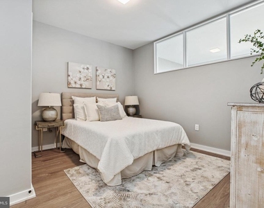 1625 Eckington Ne - Photo Thumbnail 23