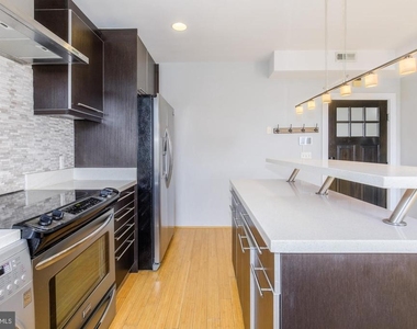 1409 G Street Ne - Photo Thumbnail 4