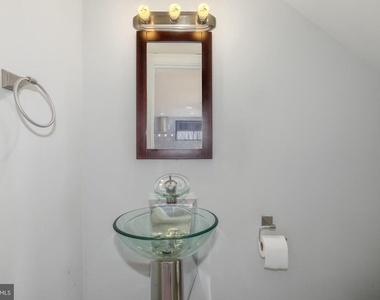 1409 G Street Ne - Photo Thumbnail 13