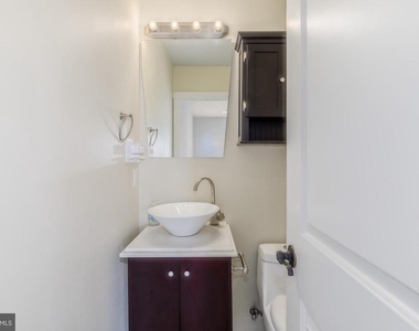 1409 G Street Ne - Photo Thumbnail 5