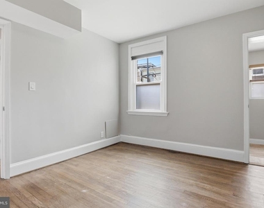 1231 Penn Street Ne - Photo Thumbnail 14