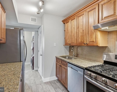 1231 Penn Street Ne - Photo Thumbnail 8