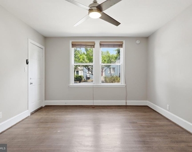 1231 Penn Street Ne - Photo Thumbnail 18