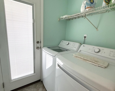 8997 Adams Walk Drive - Photo Thumbnail 16