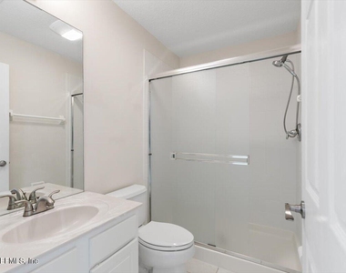 8884 Hampton Landing Drive E - Photo Thumbnail 27