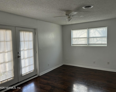 3914 Rodby Drive - Photo Thumbnail 9