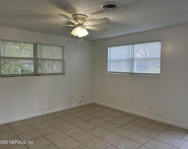3914 Rodby Drive - Photo Thumbnail 6
