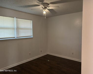 3914 Rodby Drive - Photo Thumbnail 8
