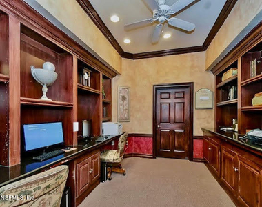 7800 Point Meadows Drive - Photo Thumbnail 6