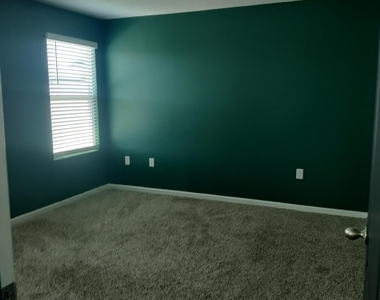 4260 Hemlock Street - Photo Thumbnail 8
