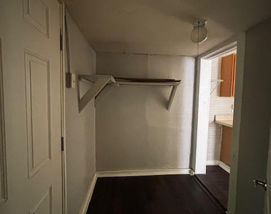 1219 Grothe Street - Photo Thumbnail 10