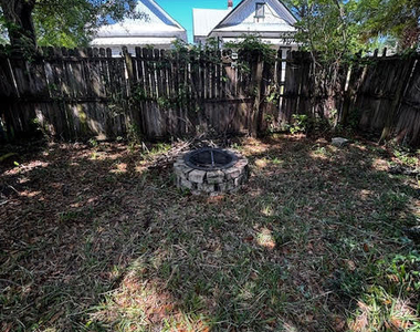 1219 Grothe Street - Photo Thumbnail 3