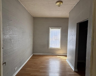 1219 Grothe Street - Photo Thumbnail 7
