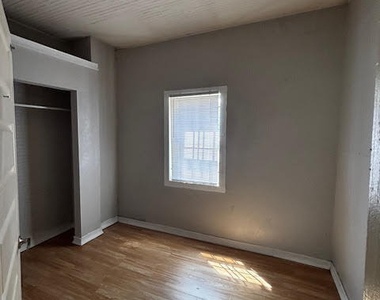 1219 Grothe Street - Photo Thumbnail 8