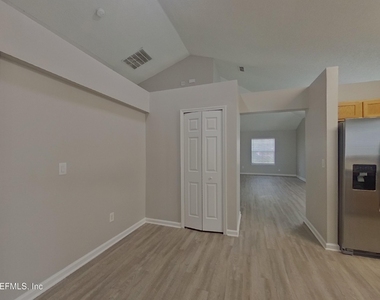 12048 Coachman Lakes Way - Photo Thumbnail 5