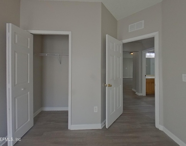 12048 Coachman Lakes Way - Photo Thumbnail 12