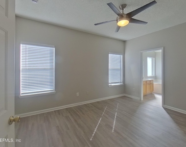 12048 Coachman Lakes Way - Photo Thumbnail 8