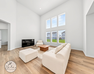 10784 Saxony Street - Photo Thumbnail 6